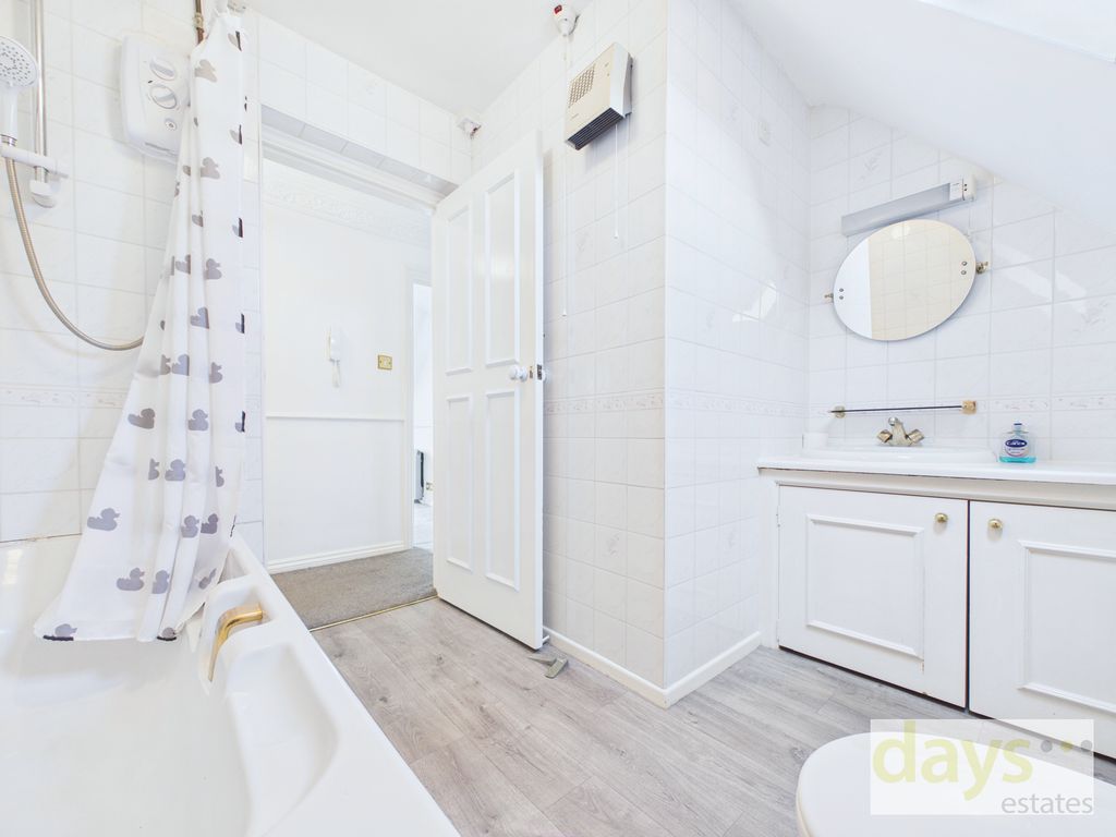 Property photo 3 of 20 Bathroom