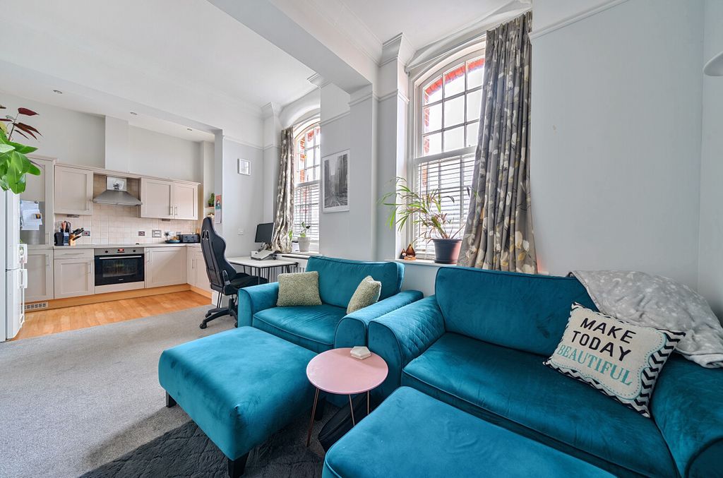 Property photo 2 of 14 1407740-2-69821F8...