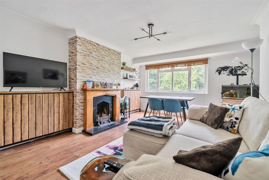 Property photo 3 of 10 Living Room