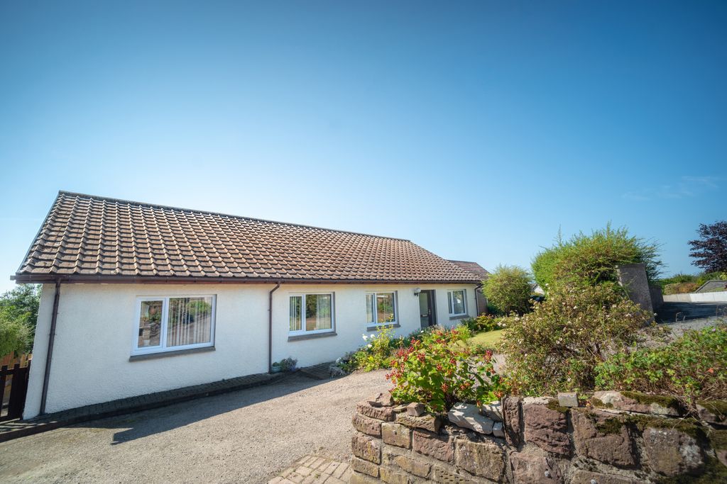 Property photo 1 of 25