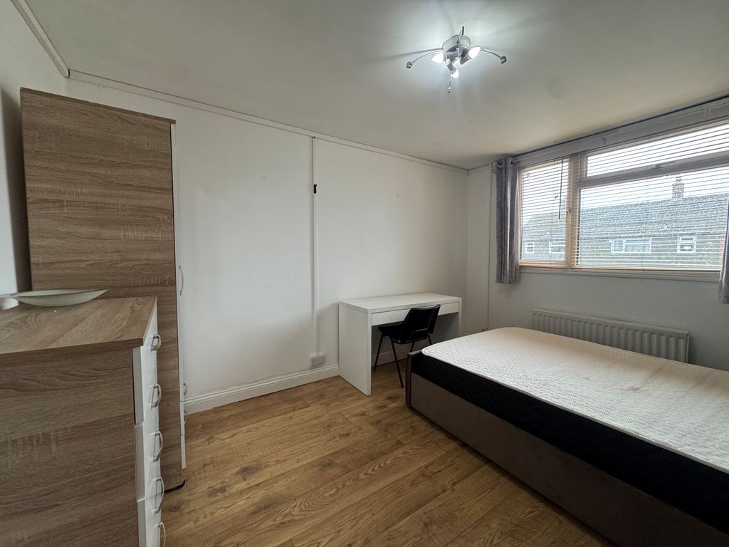 Property photo 2 of 3