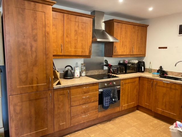 Property photo 3 of 6 Kitchen