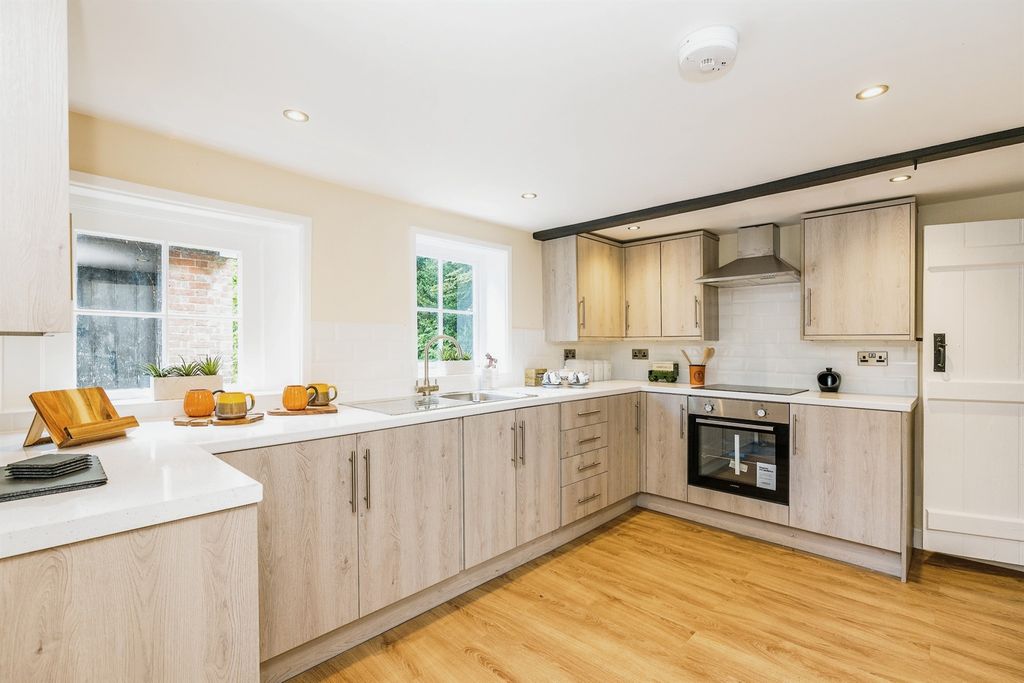 Property photo 1 of 12 Kitchen