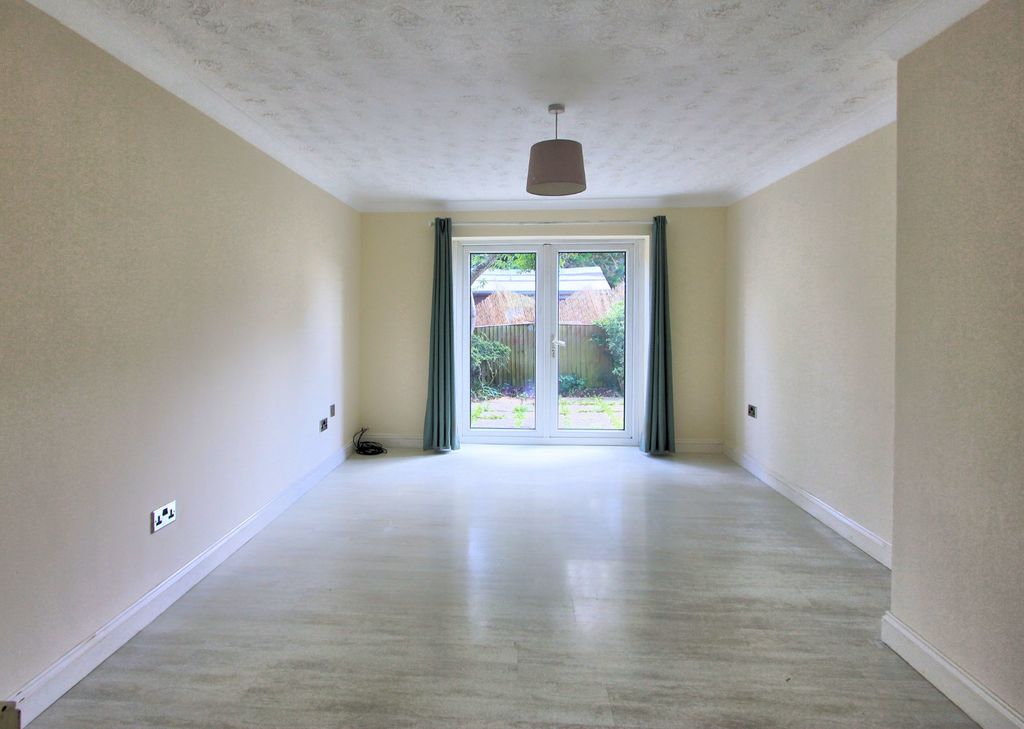 Property photo 3 of 12 Picture No. 10