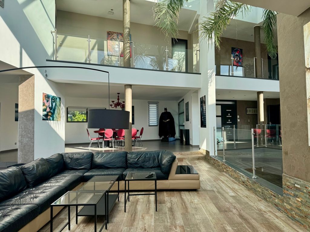 Property photo 1 of 18