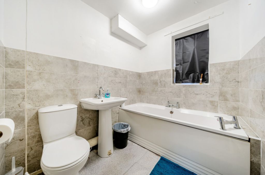 Property photo 3 of 12 1510704-8-1A0241739A475