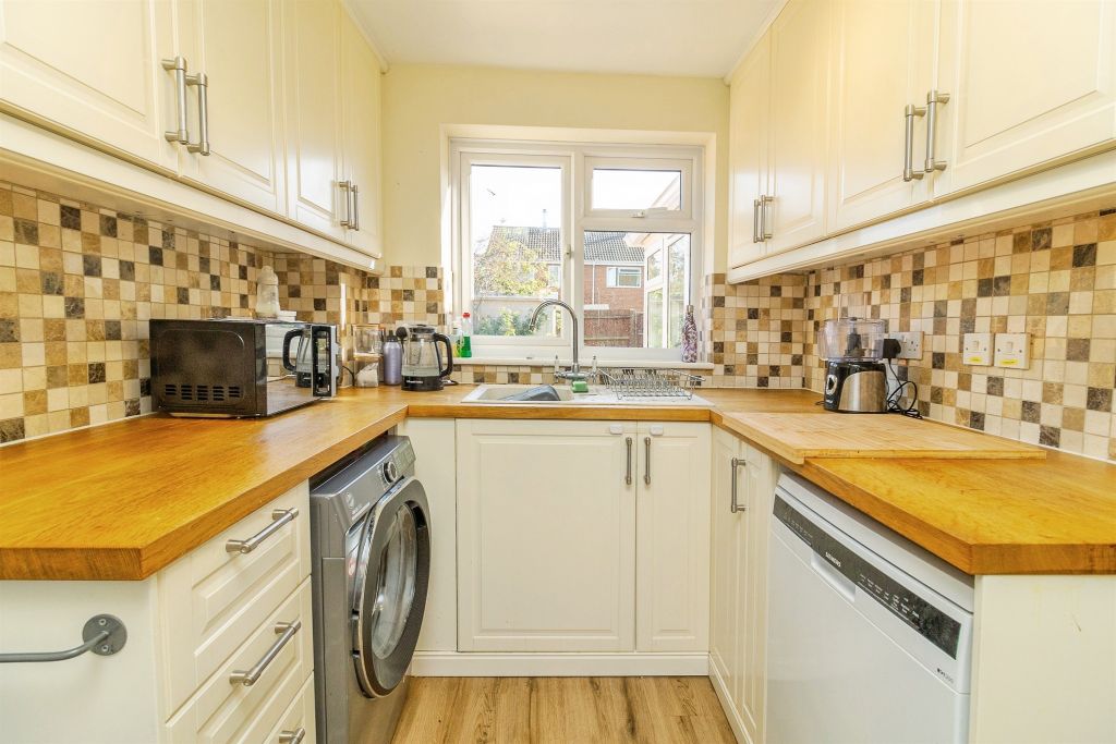 Property photo 3 of 17