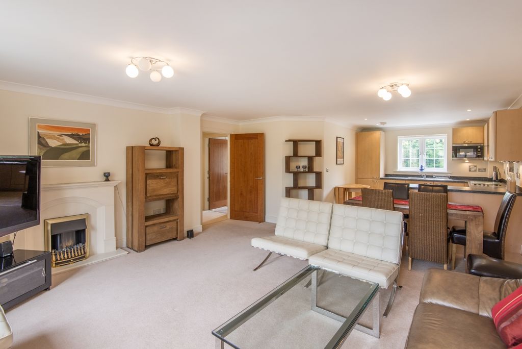 Property photo 3 of 10 Livingroom4