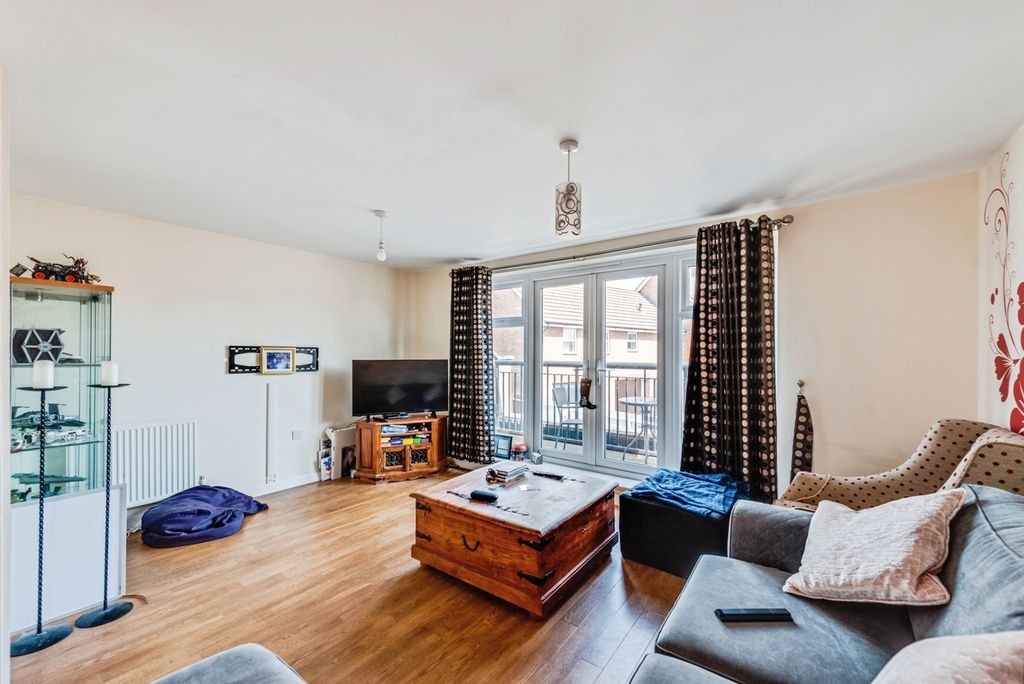 Property photo 3 of 20 Pbox-Img.Jpg
