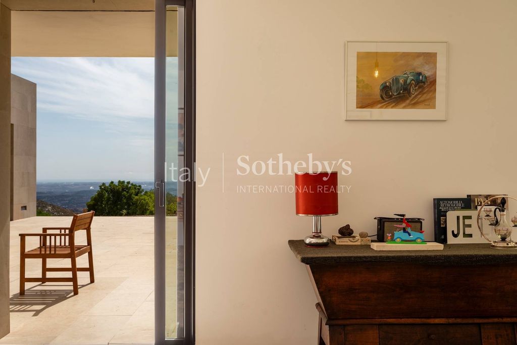 Property photo 3 of 25