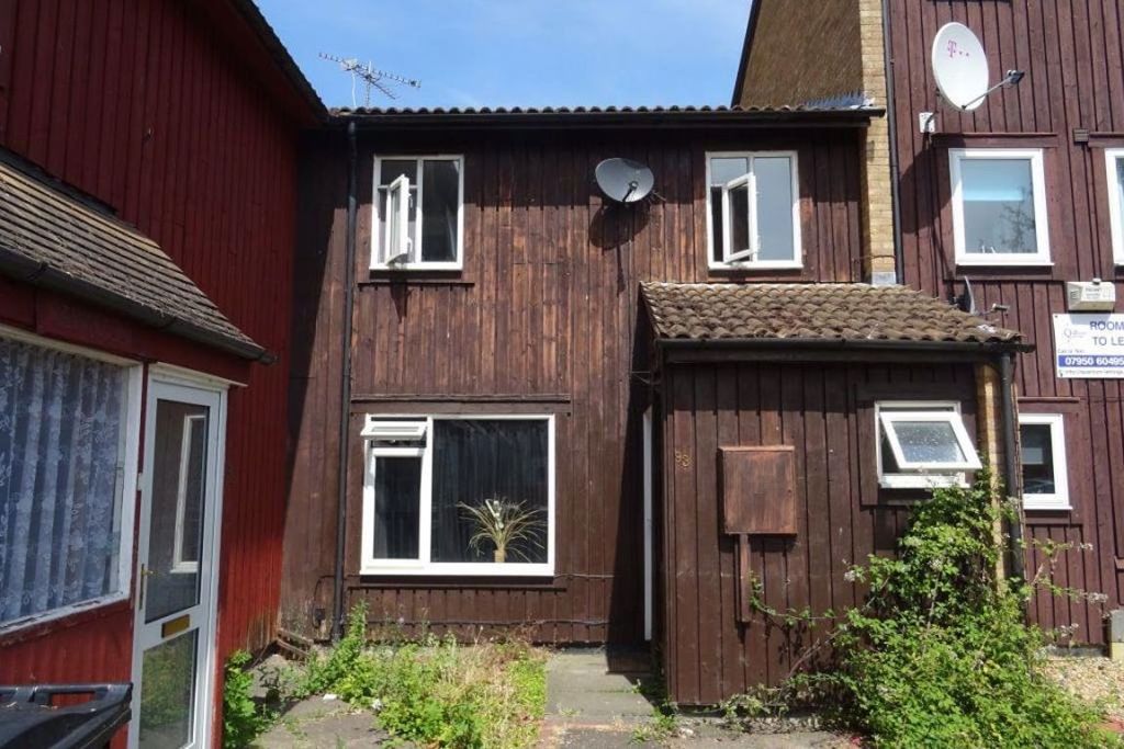 Property photo 1 of 8