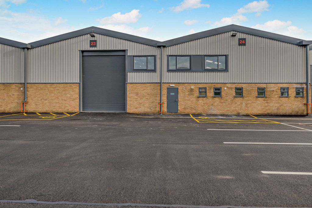 Property photo 2 of 22