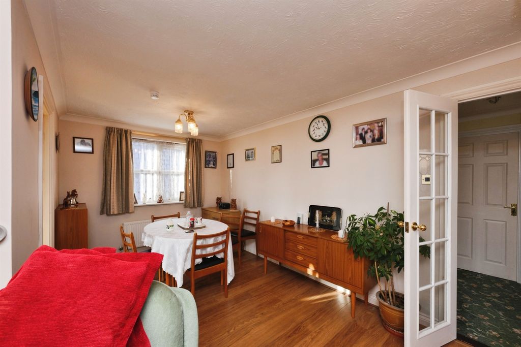 Property photo 3 of 19