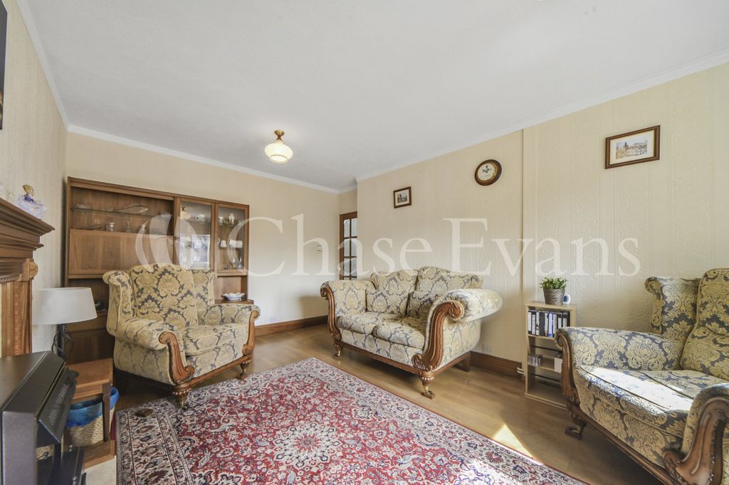 Property photo 3 of 21 Living