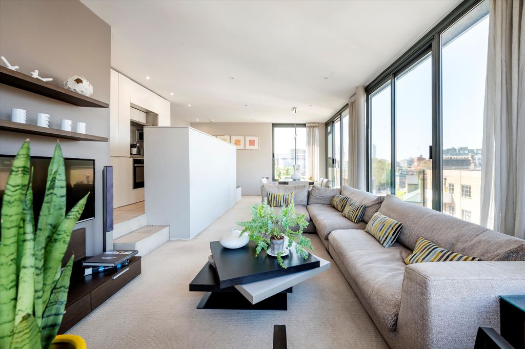 Property photo 1 of 33 Image