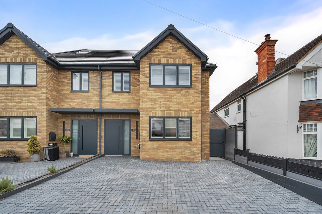 Property photo 2 of 20