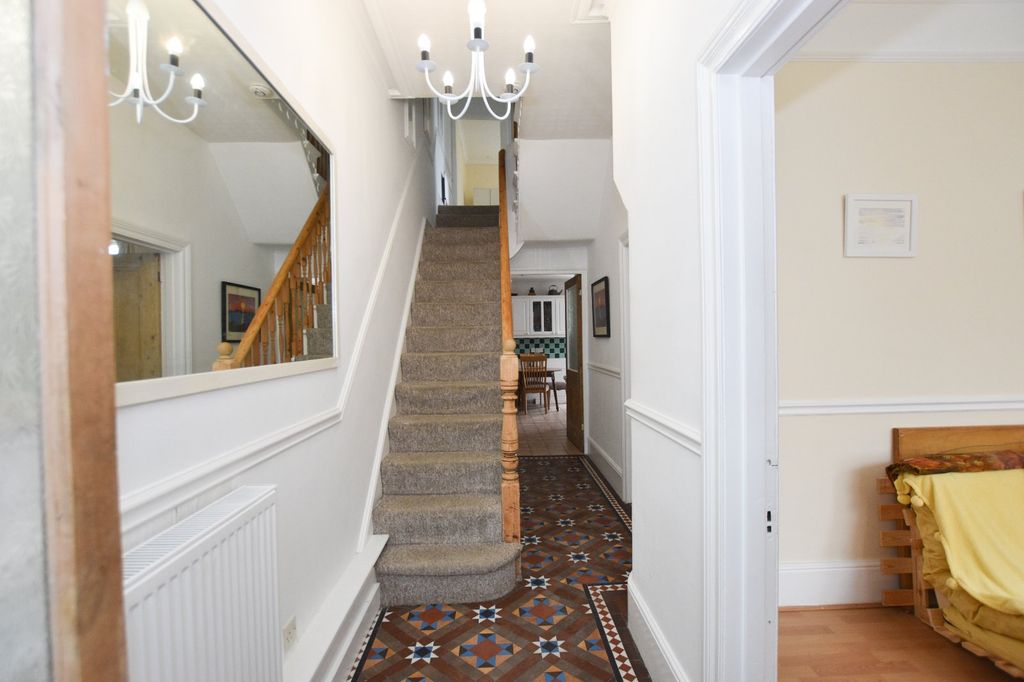 Property photo 2 of 17 Entrance Hall