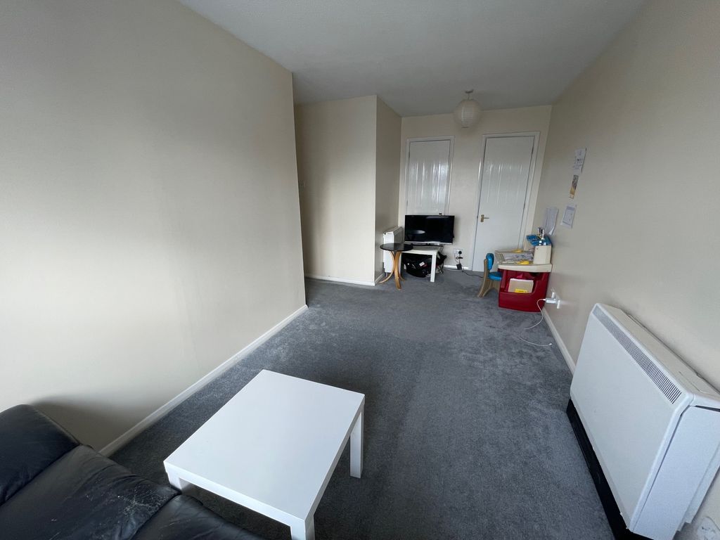 Property photo 3 of 6