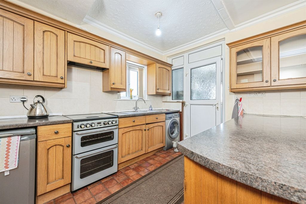 Property photo 2 of 14