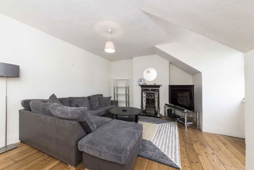 Property photo 2 of 4