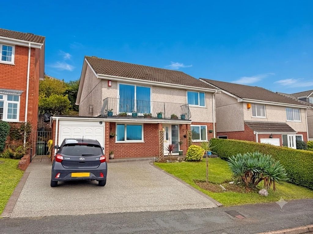 Property photo 1 of 23 Dunraven Drive 81 - Front.....Jpg