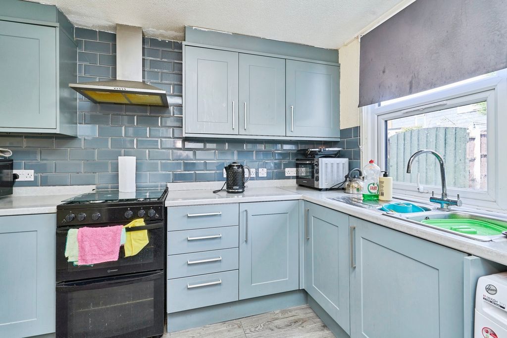 Property photo 3 of 24 Pbox-Img.Jpg
