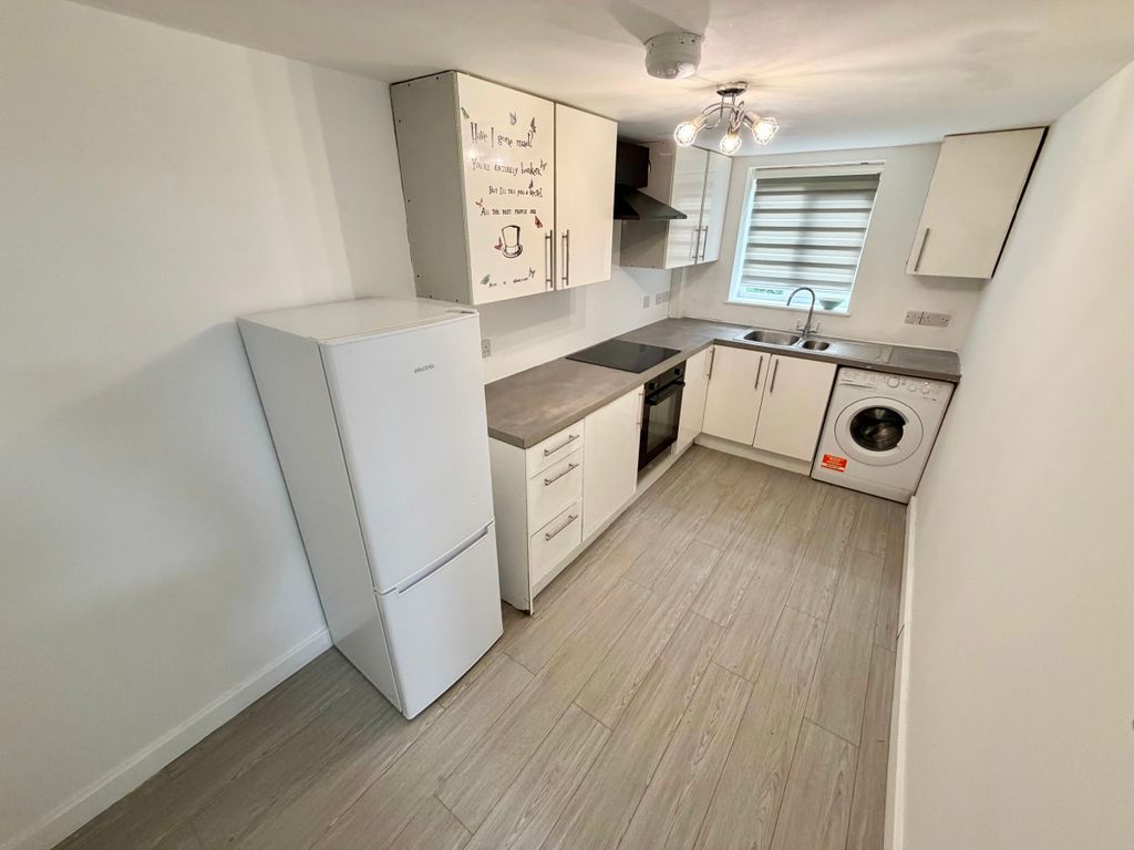 Property photo 2 of 6