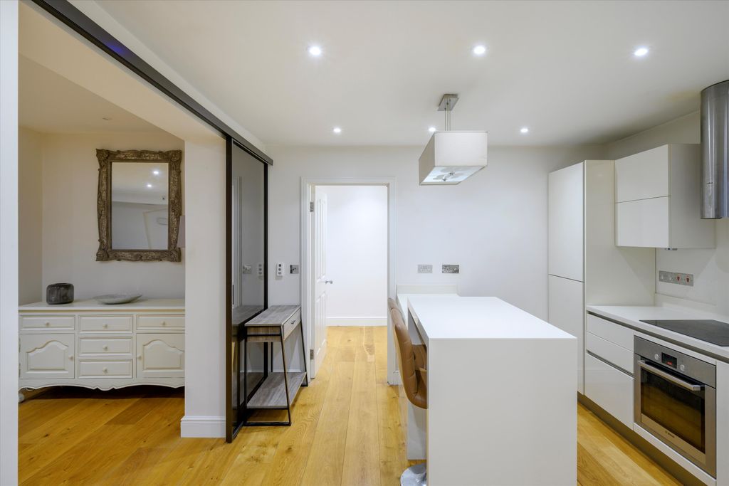 Property photo 2 of 11 Image