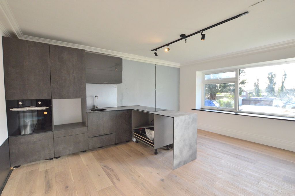 Property photo 1 of 9 Lounge / Diner