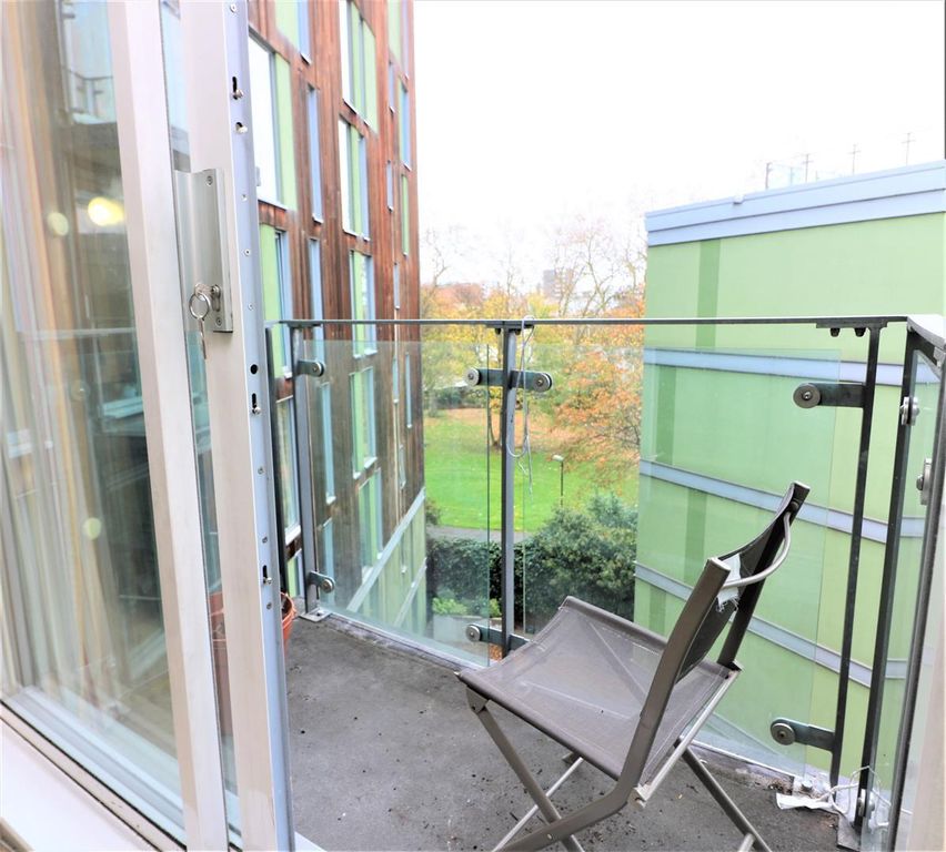 Property photo 2 of 8 Docklands Court.Jpg