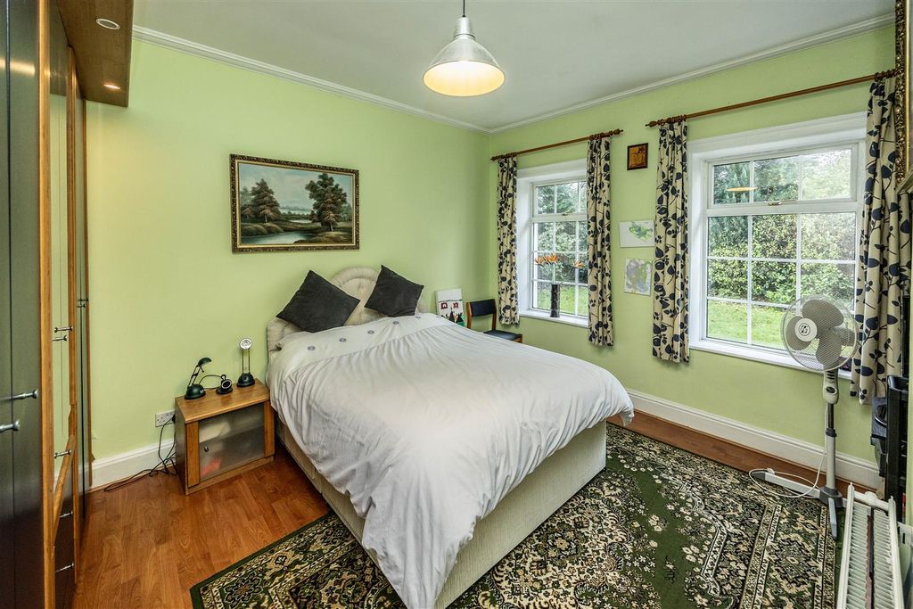 Additional image 38 of 4 bed property for saleWoodside Road, Huddersfield HD4