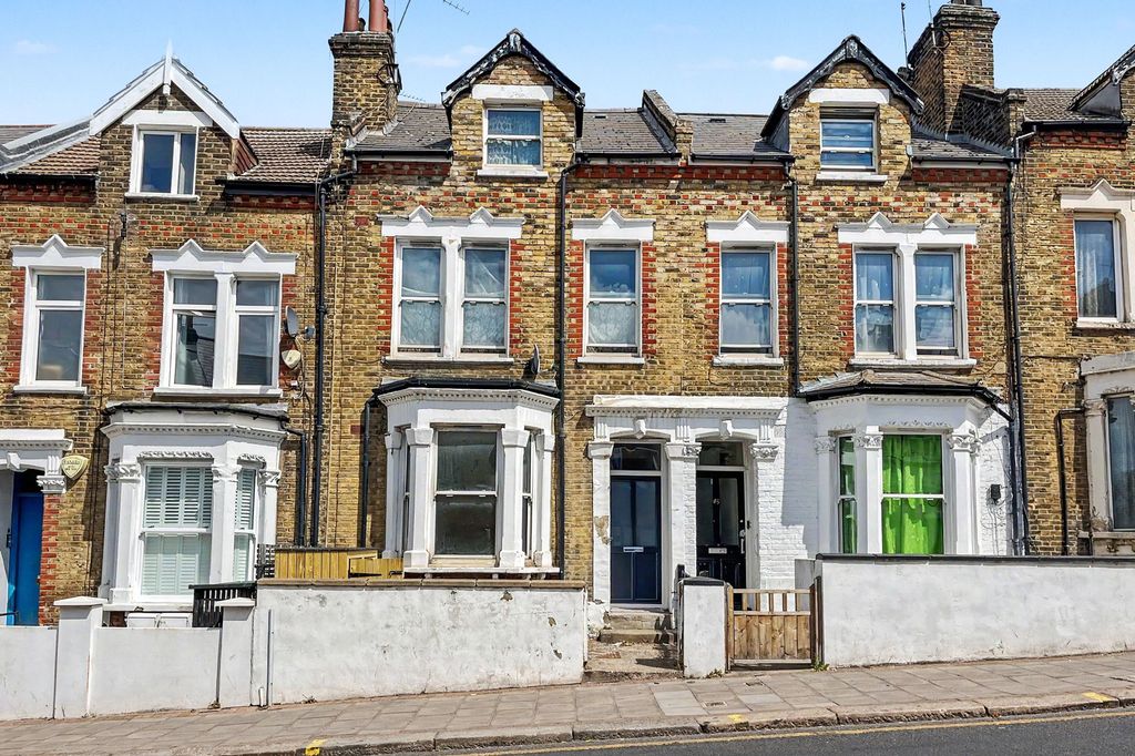 Property photo 1 of 21 89A Plough Road, Battersea, London Sw11 2Bj