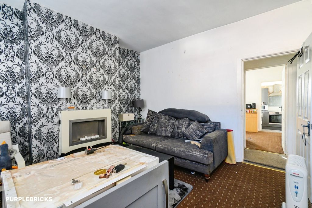 Property photo 2 of 20