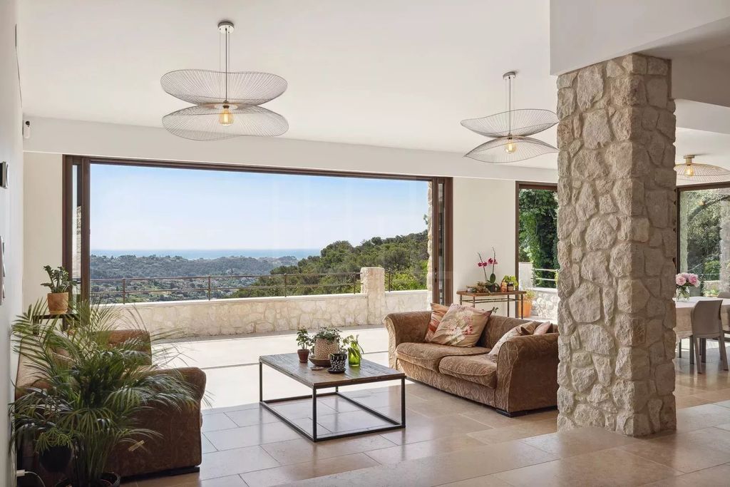 Property photo 3 of 26