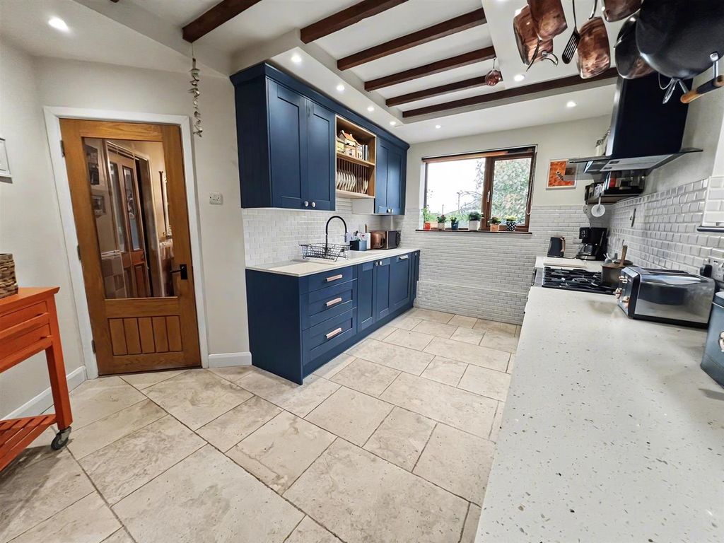 Property photo 2 of 19 Kitchen