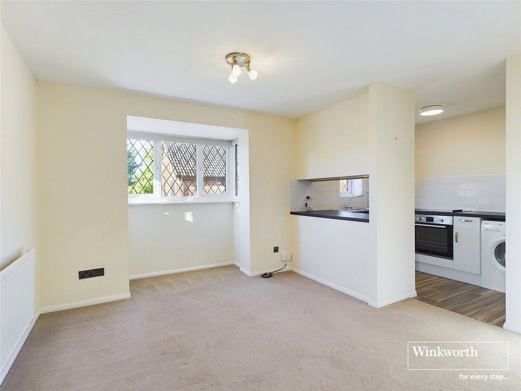 Property photo 2 of 8 Picture No. 16