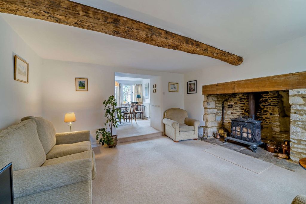 Property photo 2 of 14 Picture No. 12