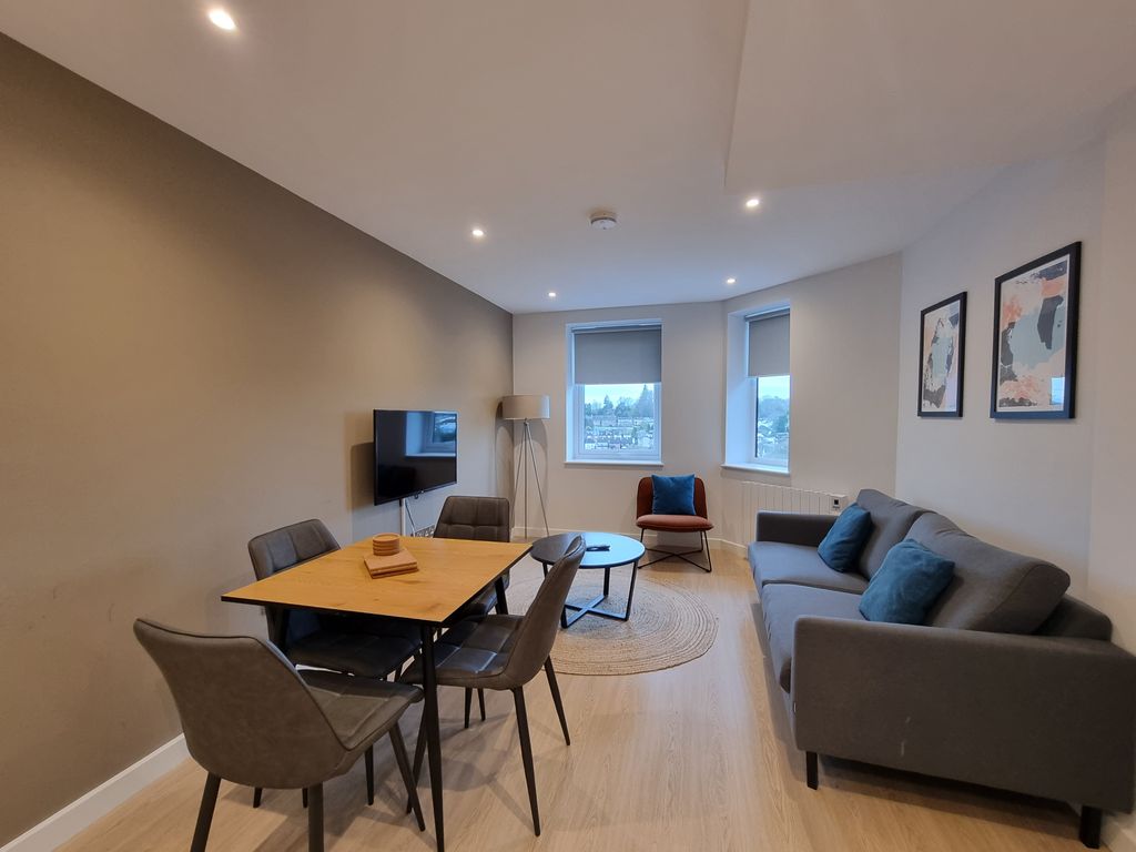 Property photo 1 of 10 Living Room