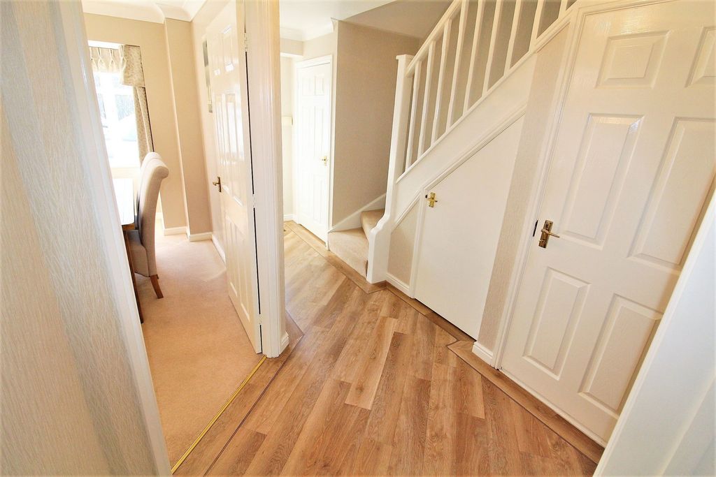 Property photo 2 of 20