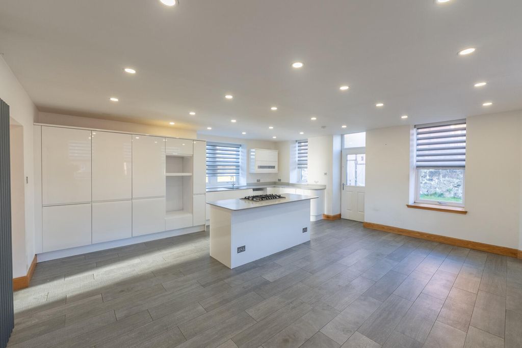 Property photo 1 of 44 Kitchen