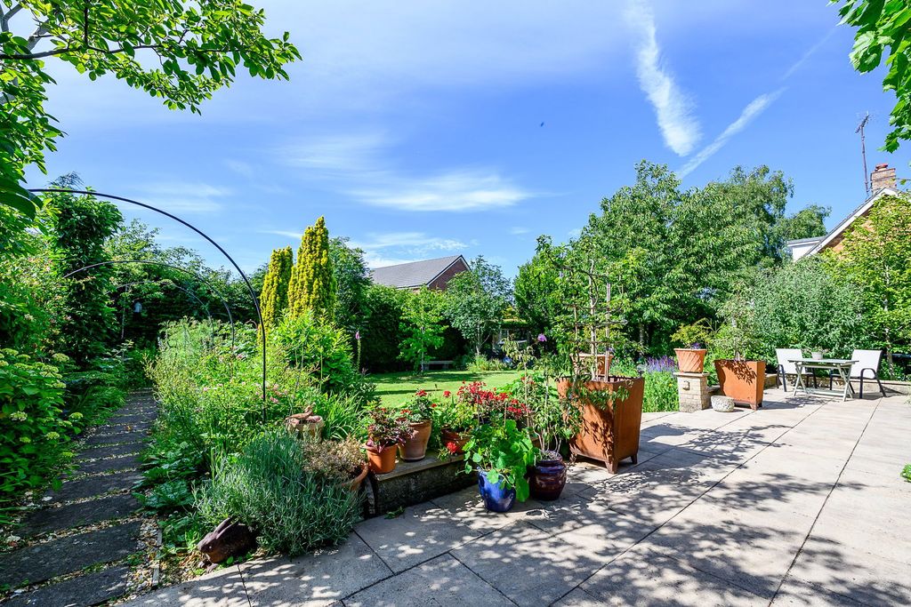 Property photo 2 of 13
