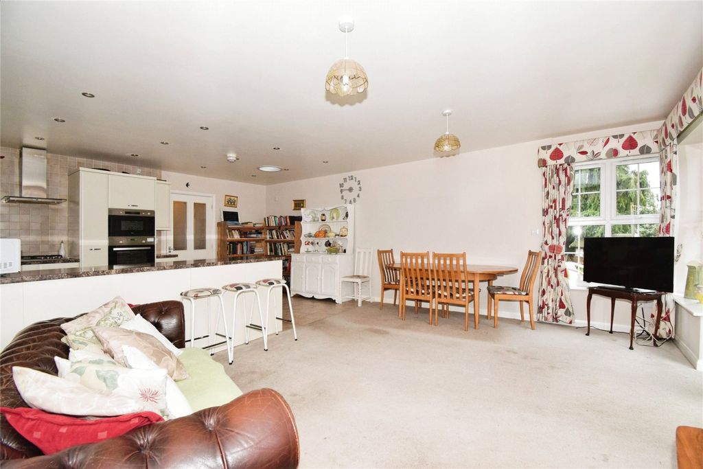 Property photo 2 of 27 Kitchen Diner