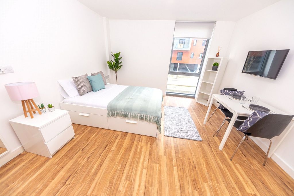 Property photo 2 of 6 Picture No. 11