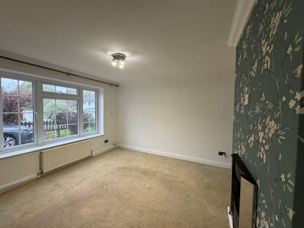 Property photo 3 of 13 Living Room