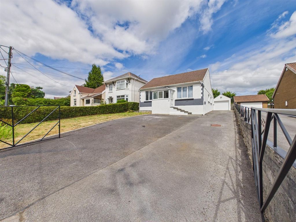Property photo 1 of 23 Cam04045G0-Pr0119-Still020.Jpg