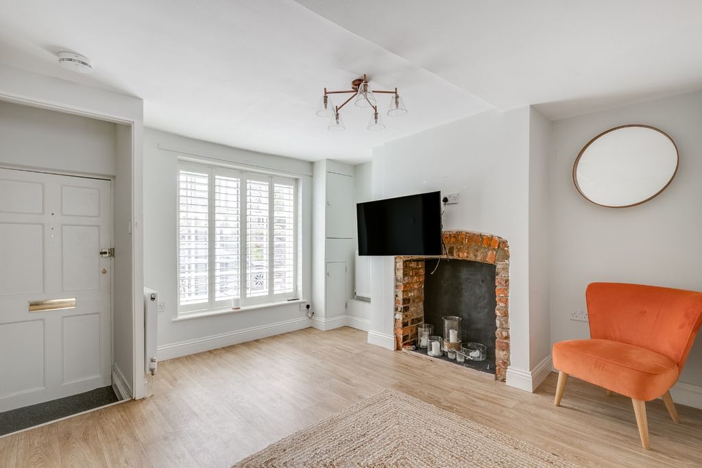 Property photo 3 of 17 4763595