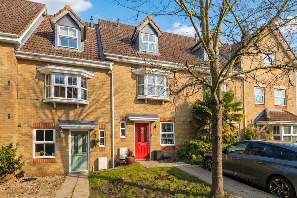 Property photo 1 of 19 Front