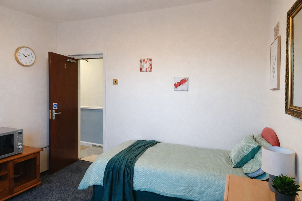 Property photo 2 of 5