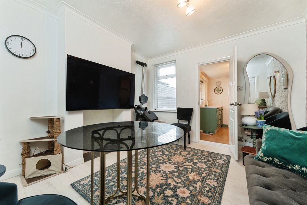 Property photo 3 of 24