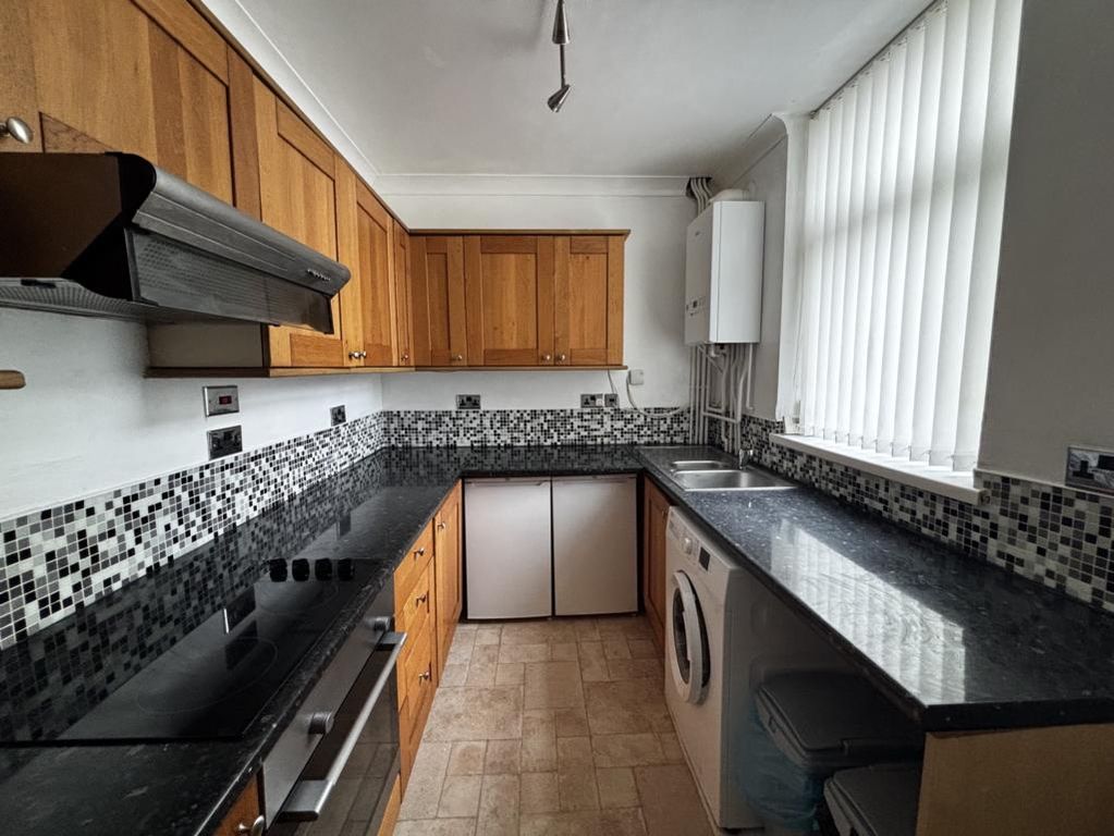 Property photo 3 of 5 Kitchen